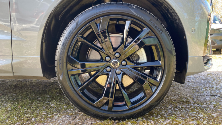 Volvo XC60 2.0 B5P Plus Black Edition 5dr AWD Geartronic Petrol Estate